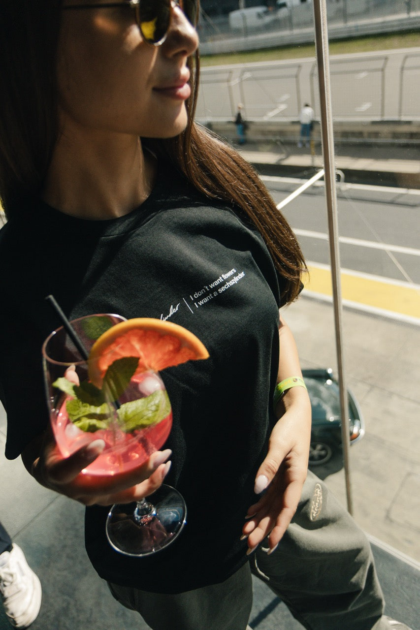 Damen T-Shirt „I don't want flowers, I want a Sechszylinder